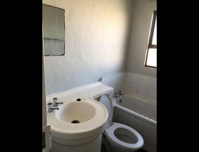 2 BEDROOM PROPERTY TO RENT IN AMALINDA